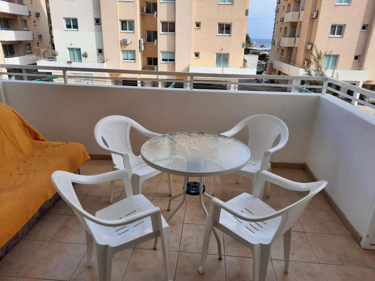 Large Apt 2 Bedrooms Sea View & 2 Balconies Larnaca Eksteriør billede