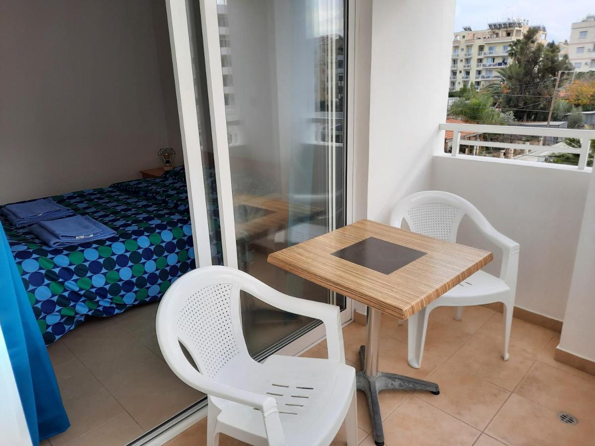 Large Apt 2 Bedrooms Sea View & 2 Balconies Larnaca Eksteriør billede